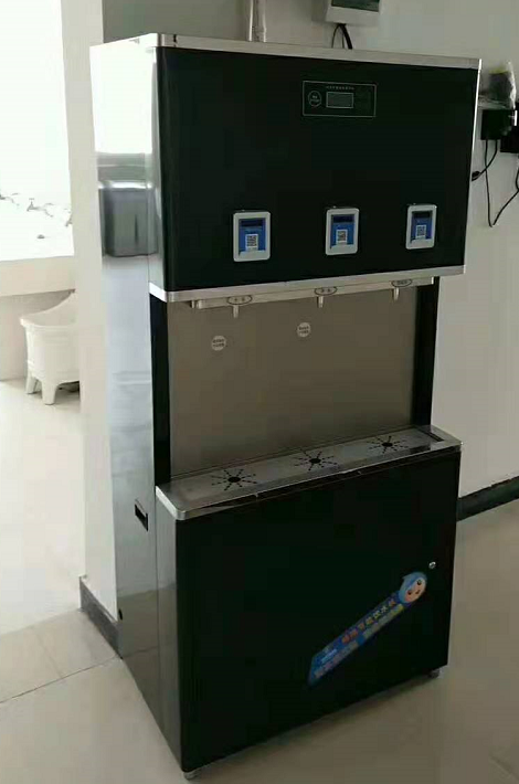 吉安步進(jìn)式智能刷卡/掃碼飲水機(jī)